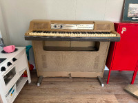 Wurlitzer 206A vintage electric piano. Very nice sound.
