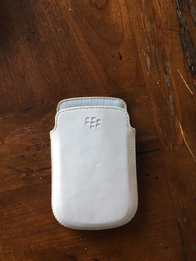 Blackberry phone holster case in Cell Phone Accessories in Kitchener / Waterloo