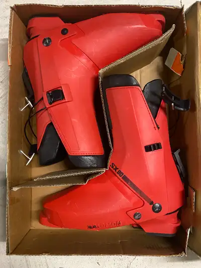 Barely used Salomon SX80 ski boots Mens 350-55 for sale, View more