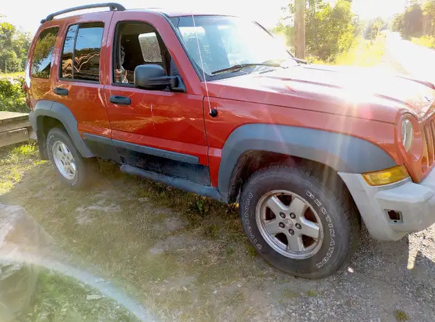 Jeep Liberty 2005 with Trailer in Cars & Trucks in Belleville - Image 3