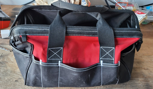 15" Husky tool bag | Tool Storage & Benches | Oshawa / Durham Region |  Kijiji