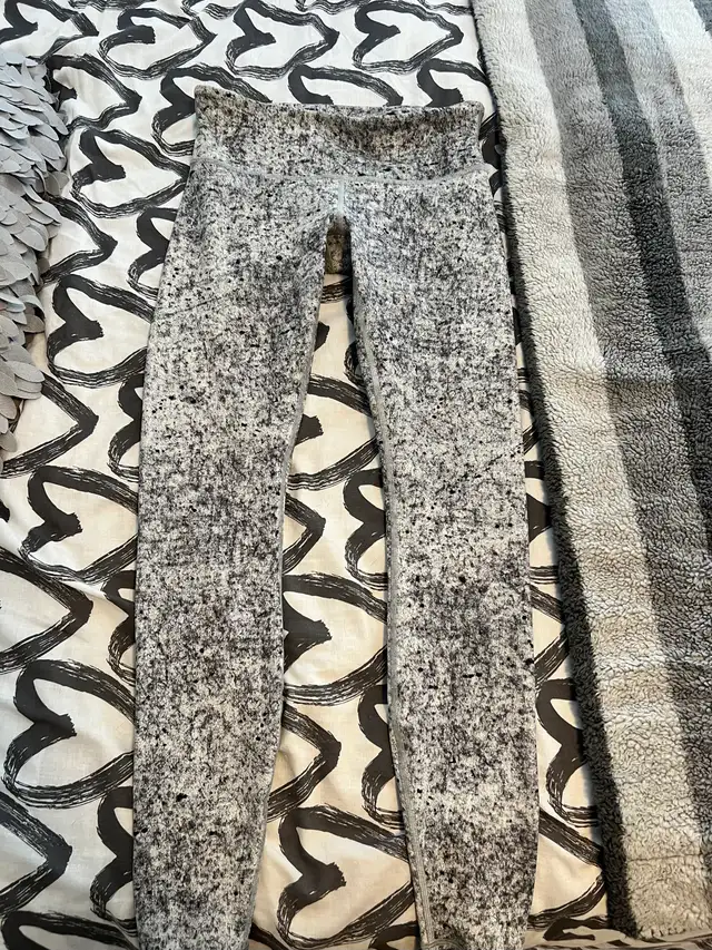 MARBLE PATTERN LULULEMON LEGGINGS 