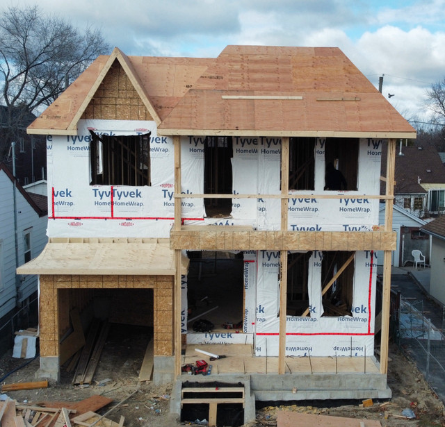 Experienced framing crew looking for framing job and demolition in Construction & Trades in Mississauga / Peel Region - Image 2