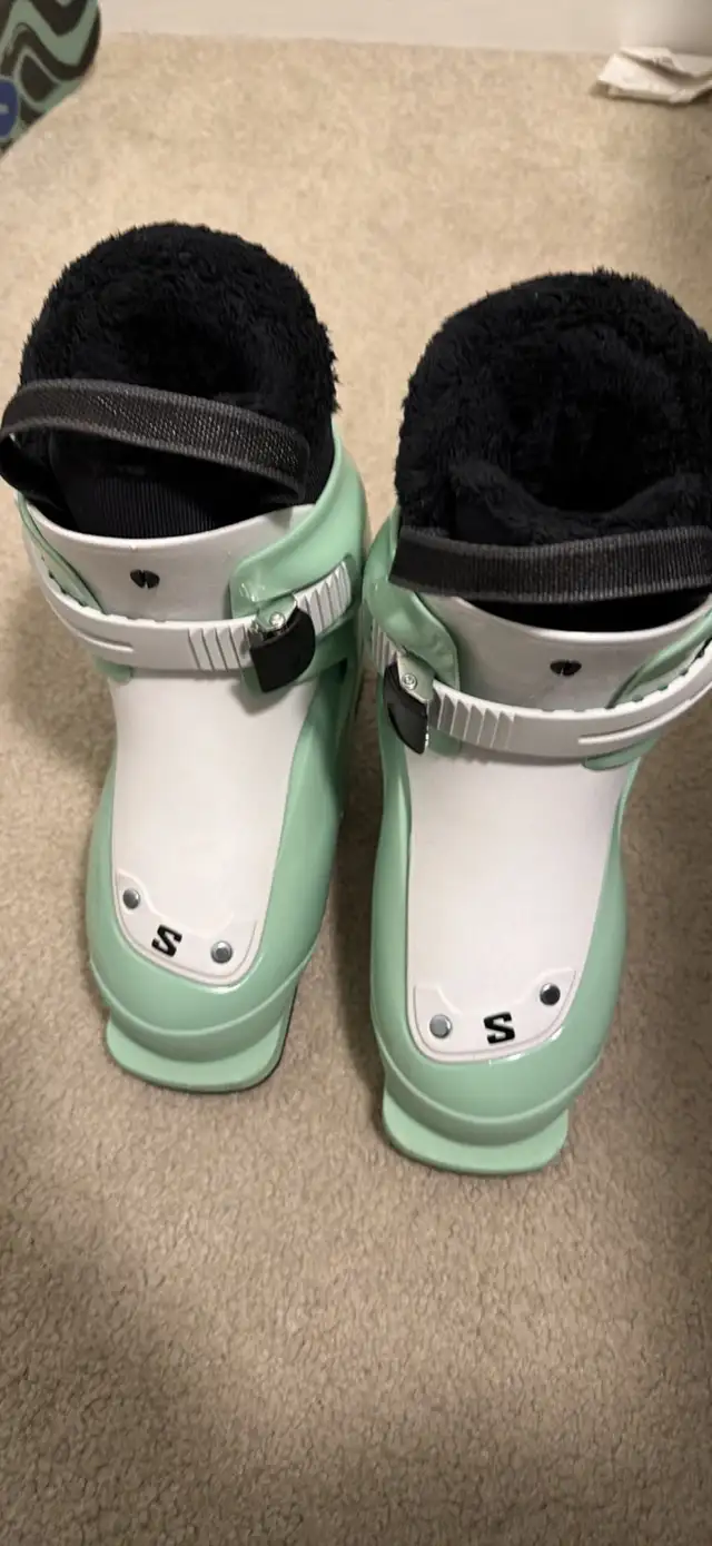 Salomon Ski Boots - 24.0 in Ski in Burnaby/New Westminster - Image 4