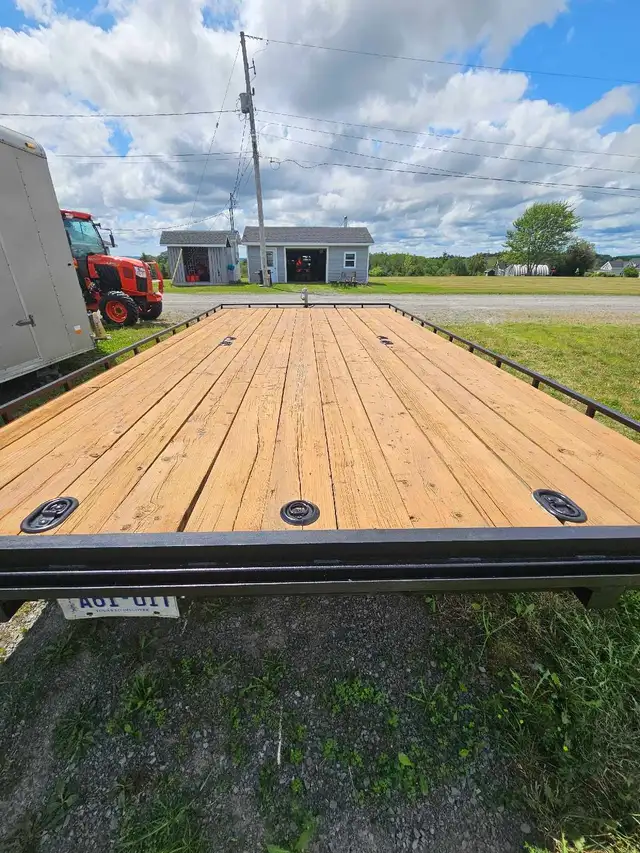 Flatbed Trailer in Cargo & Utility Trailers in Bedford - Image 4