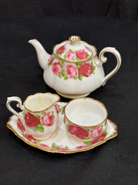 Old English Rose Royal Albert tea pot set ( 4 pieces) 
