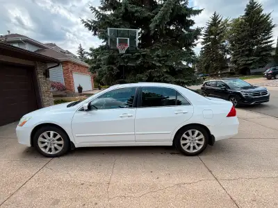 2007 Honda Accord EX-L is in great condition with one owner since 2010. Smooth and reliable car to d...