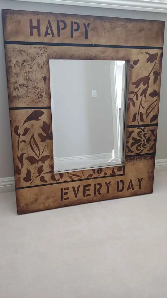 Beveled Mirror w attractive frame in Home Décor & Accents in Calgary - Image 3