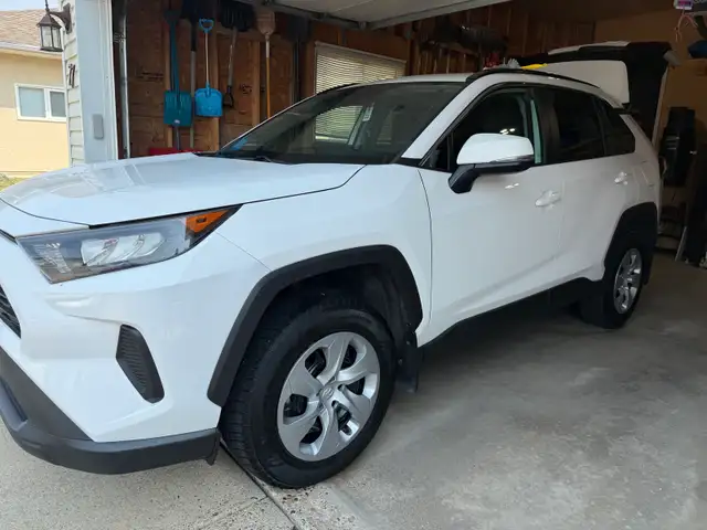 2020 rav 4 LE AWD