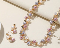 Faux pearl necklace and earring set
