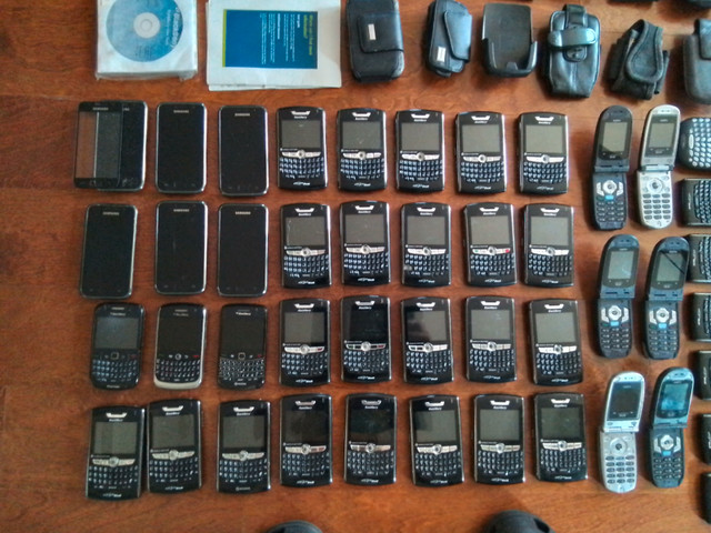 Plusieurs cellulaire blackberry samsung flip exportation afrique dans Téléphones cellulaires  à Ville de Québec - Image 2