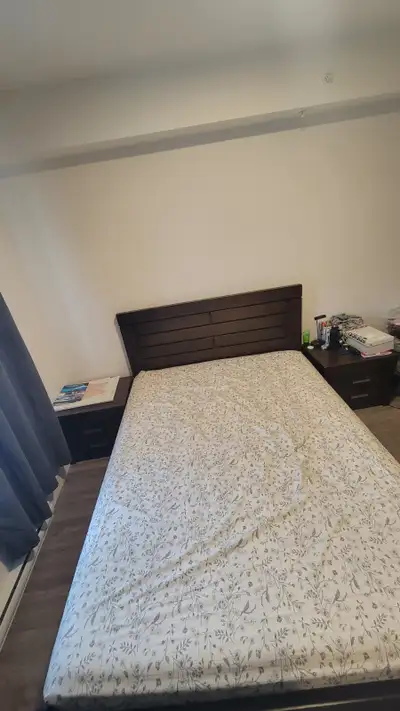 Meuble de lit Queen à 2 tiroirs +2 tables de chevet, View more
