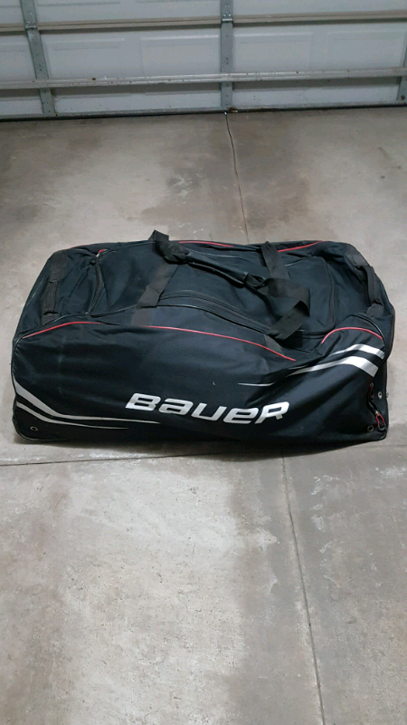 Goalie equipment $600. OBO in Hockey in Hamilton - Image 10