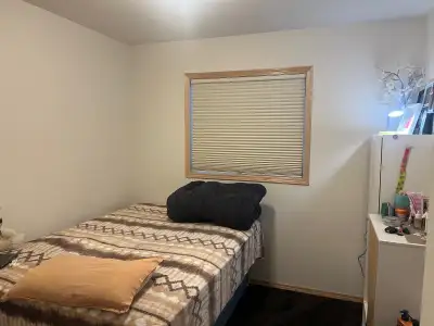 Room for Rent in Whistle Bend – Available December 1, 2025 I am looking for a clean, quiet, and resp...