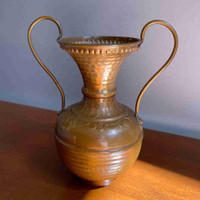 Petit vase en cuivre antique 