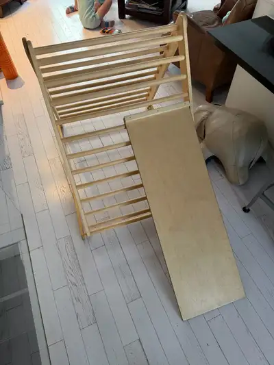 Foldable Montessori triangle climber with one attachment, View more