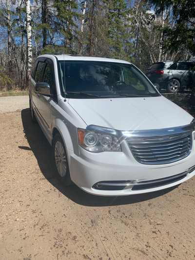 2014 Town and Country Limited