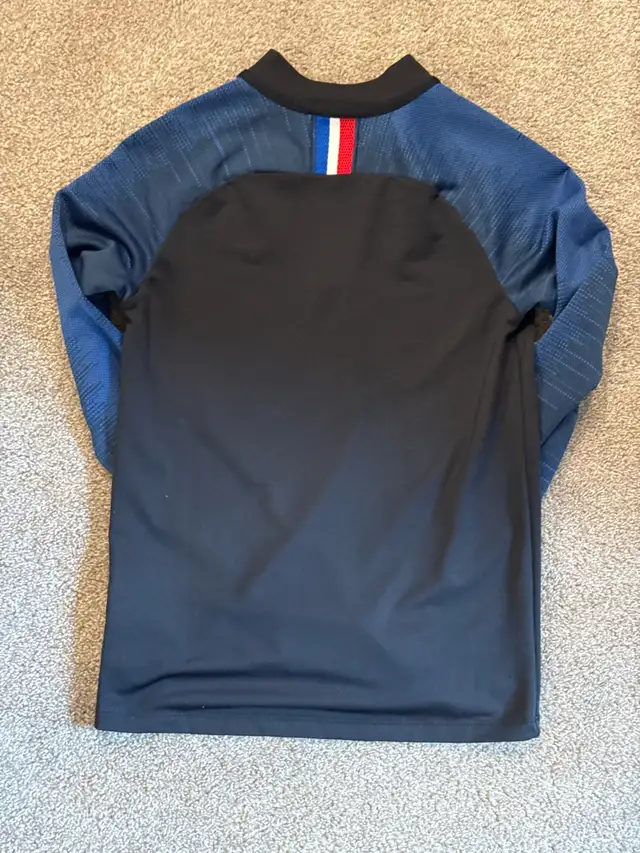 Youth M black and blue 1/4 zip PSG long sleeve in Kids & Youth in St. Albert - Image 3