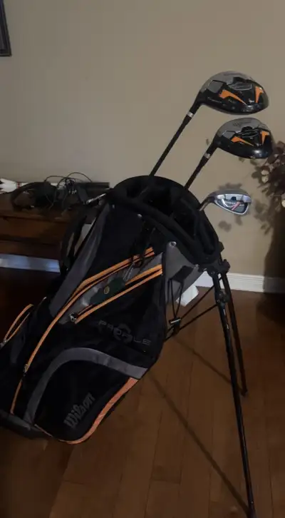 junior golf clubs (Left) and bag., View more