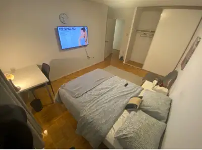 Room for Rent - Available 01 August - Downtown Toronto - Male