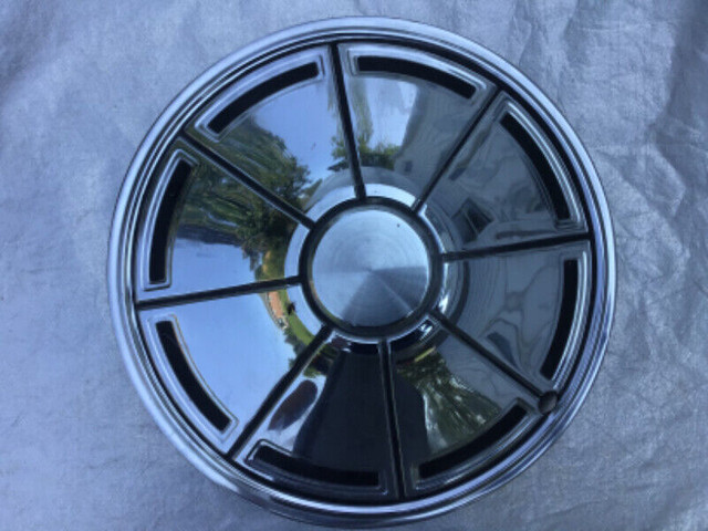 Mustang/Dodge Monaco/Mercury/Plymouth Duster hubcap in Tires & Rims in Kingston - Image 4