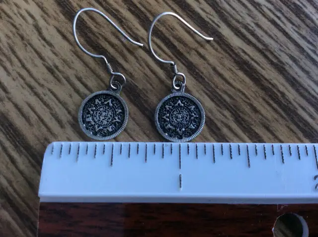 3/8" Silver Disc Earrings in Other in Winnipeg - Image 3