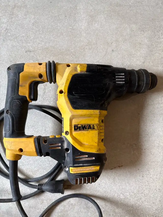 dewalt SDS hammer/chipping drill in Power Tools in Kitchener / Waterloo - Image 3