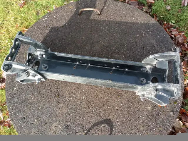 crossmember new neuf de camion truck Peterbilt Simple in Other in Victoriaville - Image 6