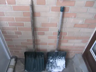 Yardworks 13 Inch Wide GreenPush Snow Shovels Two Piece Lot Used, View more