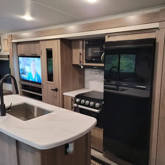 2023 Grand Design Imagine 2970RL in Travel Trailers & Campers in Regina - Image 6