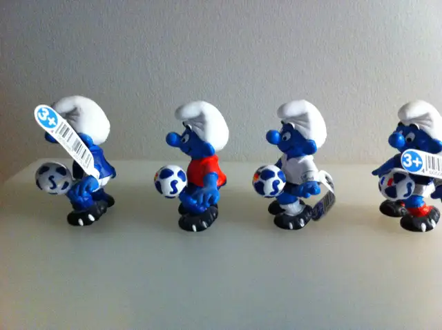 Smurfs - New 2003 Complete of UEFA Euro Footballers63234988802307121