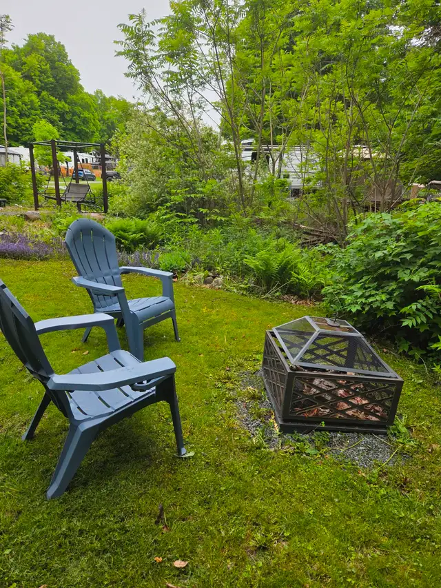 Située au camping La foret de Freli (pret de Cowansville). Seule in RVs & Motorhomes in Longueuil / South Shore - Image 14