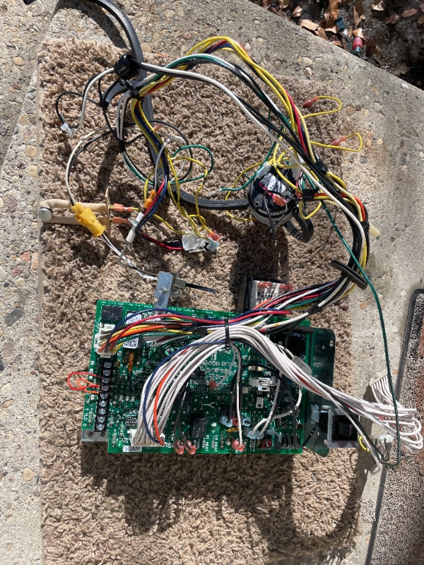 Trane TUH2B080A9V3VAA High Efficiency Furnace FOR PARTS Other