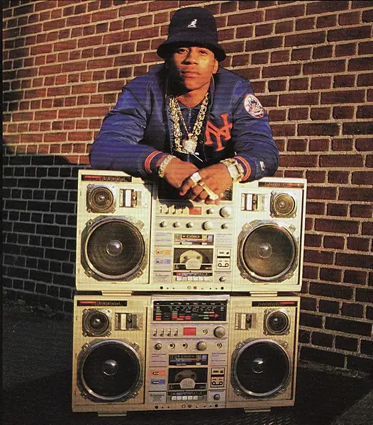 LL Cool J 12 inch vinyl Phenomenon / Hot Hot Hot record LP 1997 in CDs, DVDs & Blu-ray in Markham / York Region - Image 2