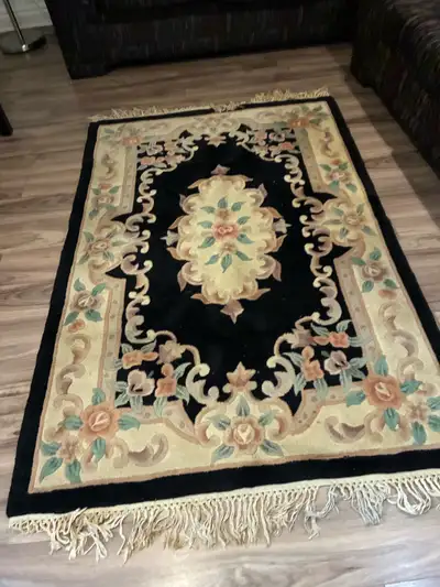 Elegant Classic Floral Area Rug- 70”x45”, View more