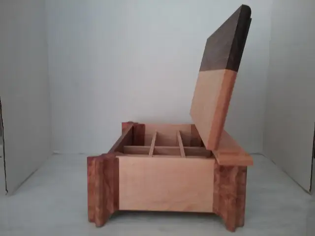 Hand Made Solid Wood Box With Hinged Lid (made in Whitby) in Storage & Organization in Oshawa / Durham Region - Image 4