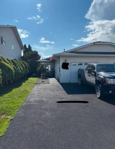 2 bedroom plus den/2 bathroom House For Rent