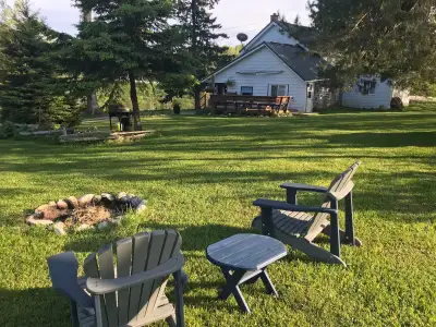 Furnished Room in a Grey County Farmhouse We are seeking a roommate for something of a work/live sit...