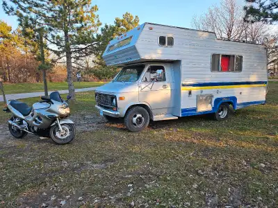 1976 Mitchell's Rv. GMC motorhome 19ft, compact for easy roadside parking or maneuvering in parking...