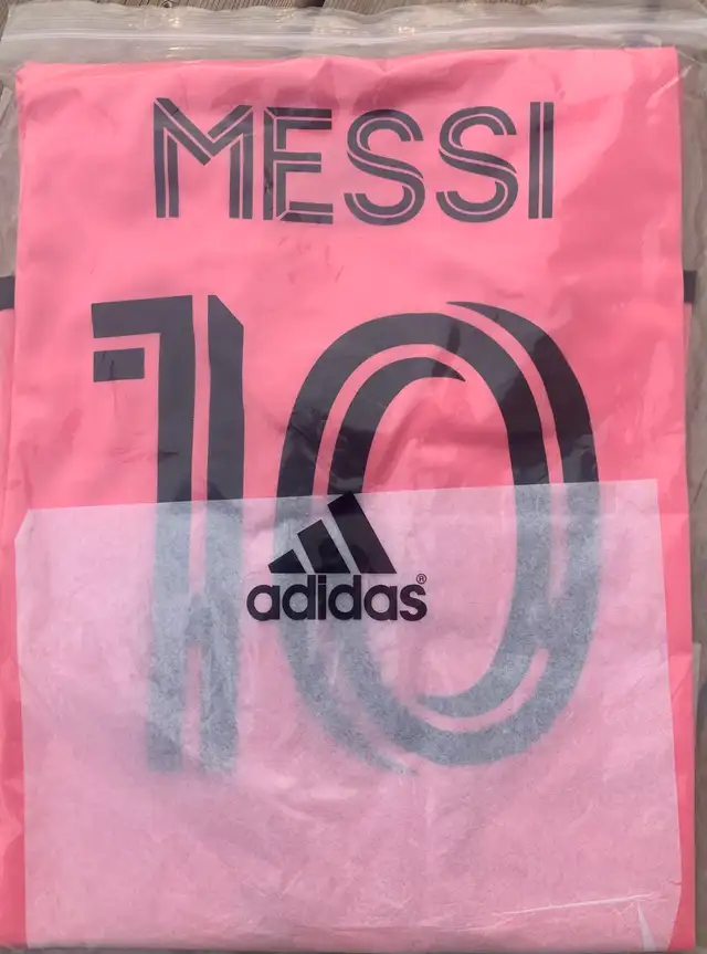 BRAND NEW MESSI #10 INTER MIAMI JERSEY $35 in Men's in Guelph - Image 4