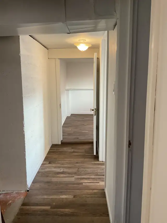 Basement Suite in Esquimalt in Long Term Rentals in Victoria - Image 3