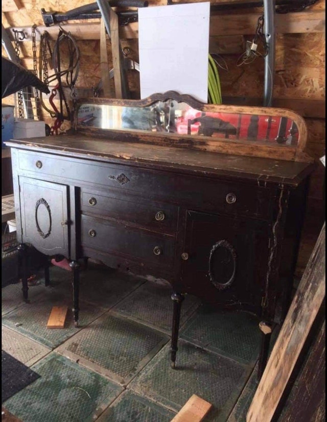 Buffet antique en bois massif Buffets et vaisseliers Gaspésie Kijiji