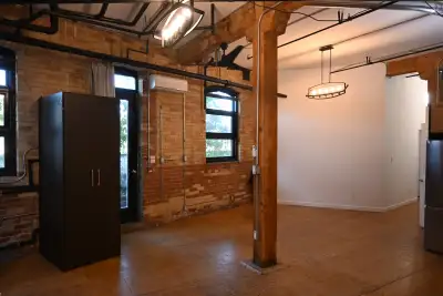 ✨ Loft-Style 5-Bedroom and 2-Bathroom Live/Work in High Park North ✨ Address: Unit 103 - 2480 Dundas...