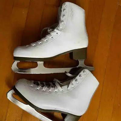 Ice skates size 7 US Women - Patins taille 7 US Femmes, View more