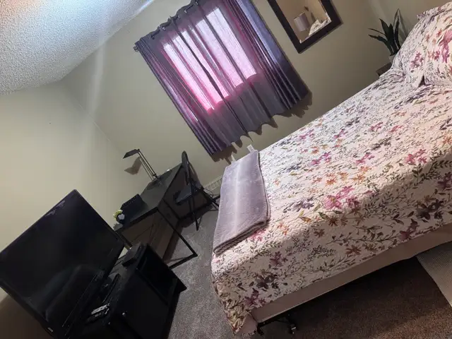 Large Room For Rent Woman Only Plz