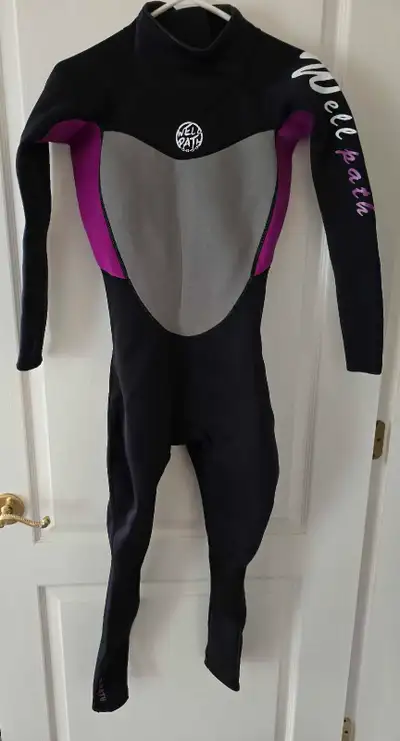 Wellpath Premium youth Life Jacket.Too small for kido, too late to return. Also have youth life jack...