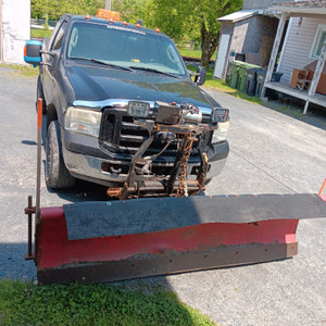 2007 Ford F 250 Avec pelle (déneigement)