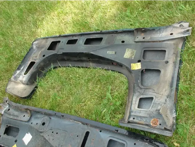 Squarebody Parts in Other Parts & Accessories in Hamilton - Image 5