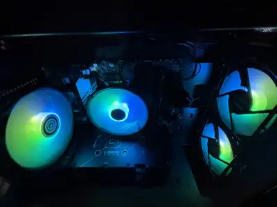 Gaming pc with good specs and cheap can be put back in original packaging! Dm for info.