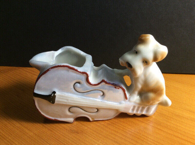Vintage Dog & Obo Ashtray in Arts & Collectibles in Ottawa